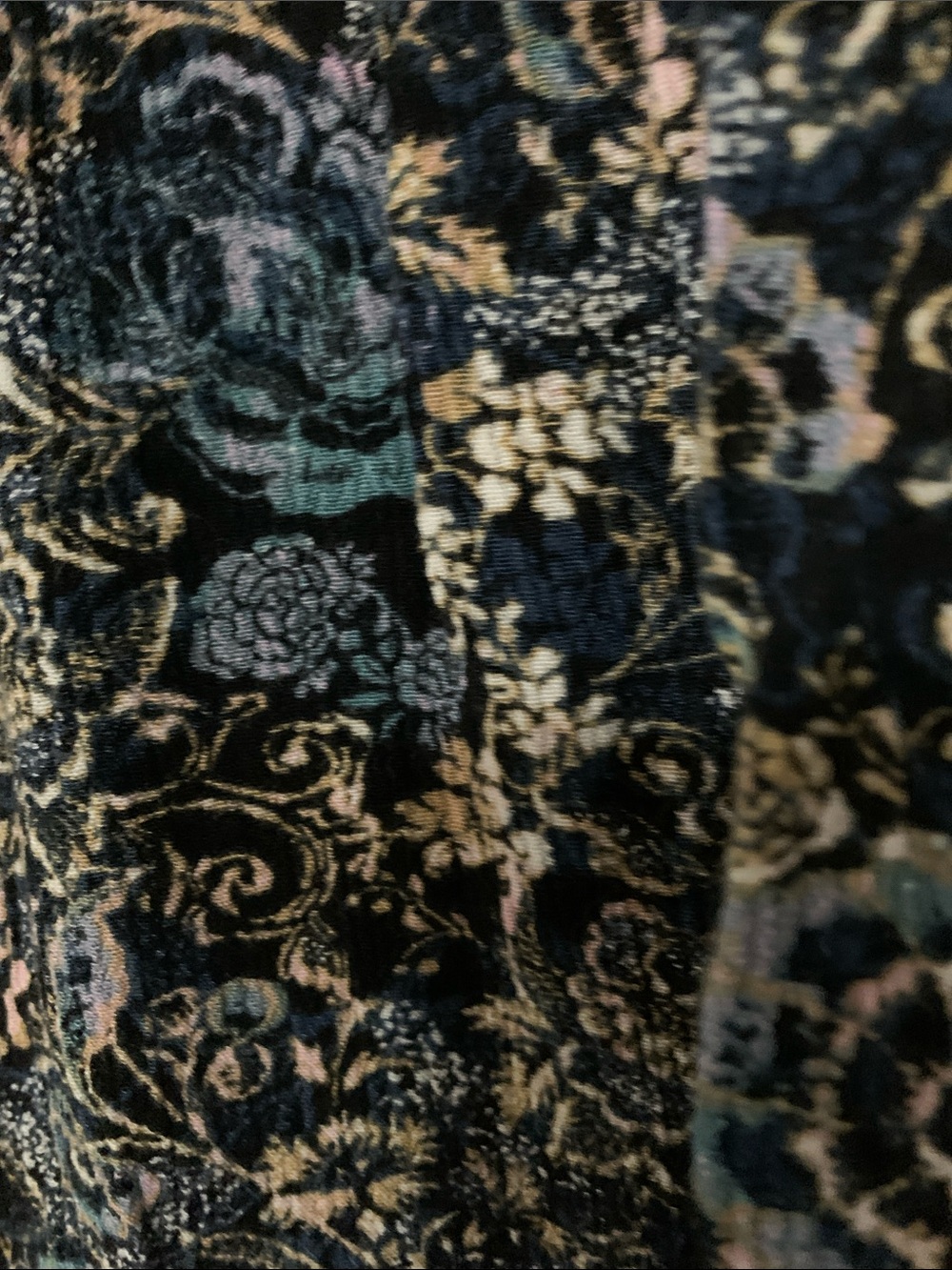 Knox Rose Navy & Cream Floral Pintuck V-Neck Tunic - Picture 3 of 10